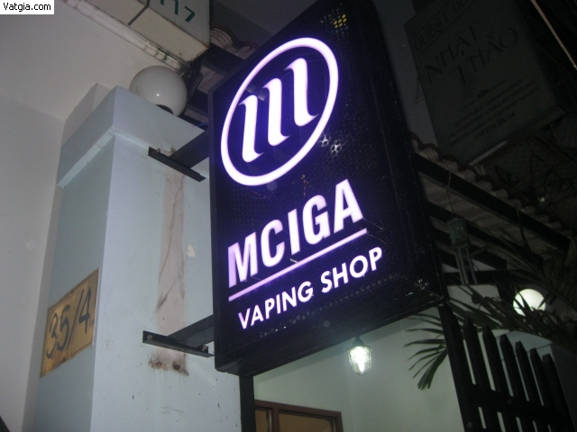 bảng hiệu hộp đèn mica