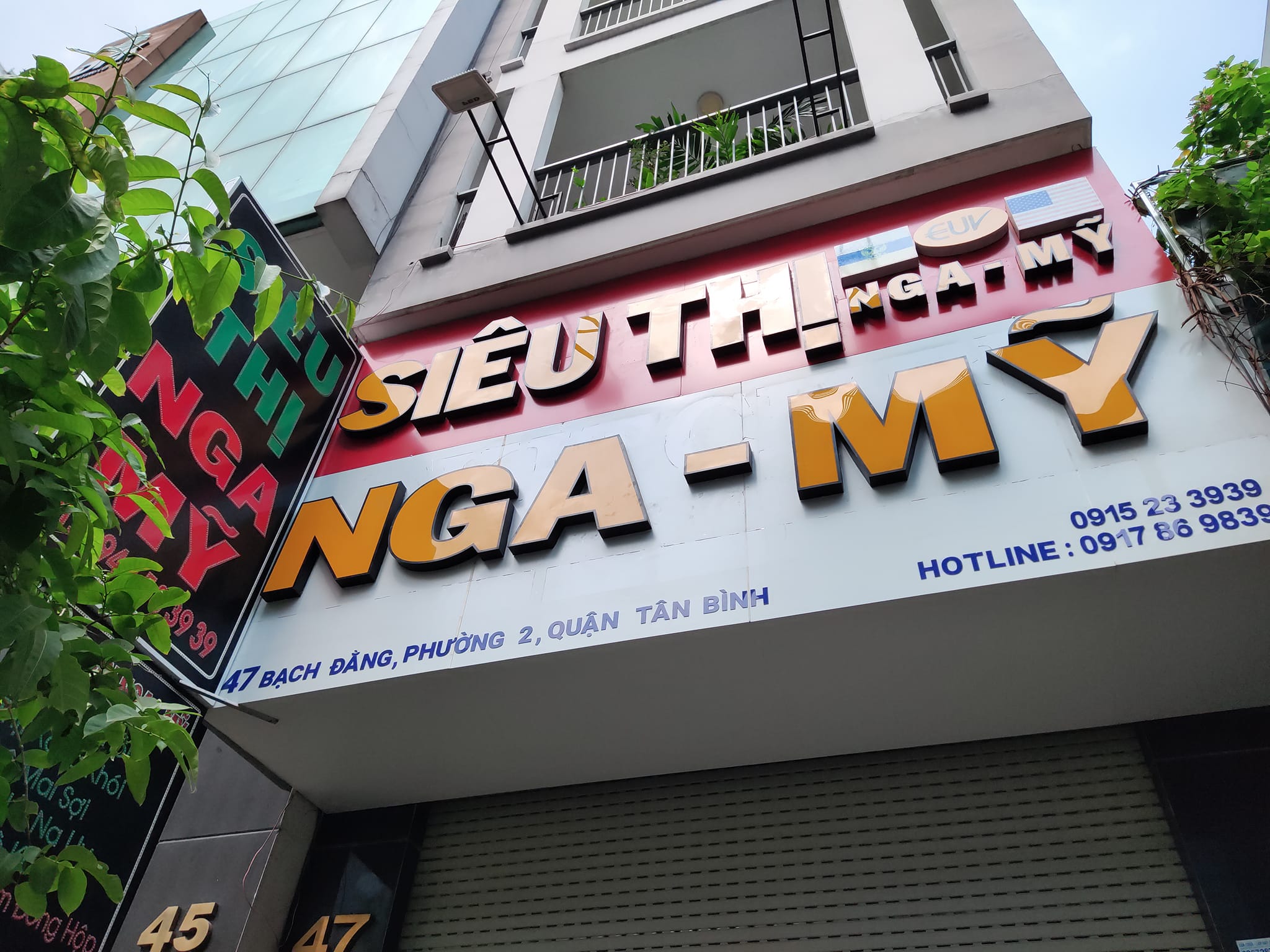 Làm bảng hiệu cửa hàng siêu thị